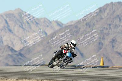 media/Dec-01-2025-Moto Forza (Mon) [[2daa91e15f]]/3-Beginner Group/Session 4 Turn 9/